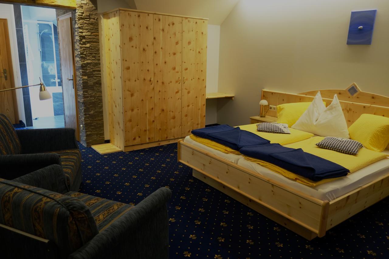 Edelsteinhotel Guniwirt Krakaudorf Phòng bức ảnh